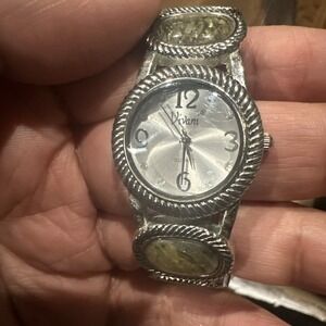 Vivani Ladies Fashion Gem Quartz Watch 25mm Round Silver Tone Bracelet Band Runs